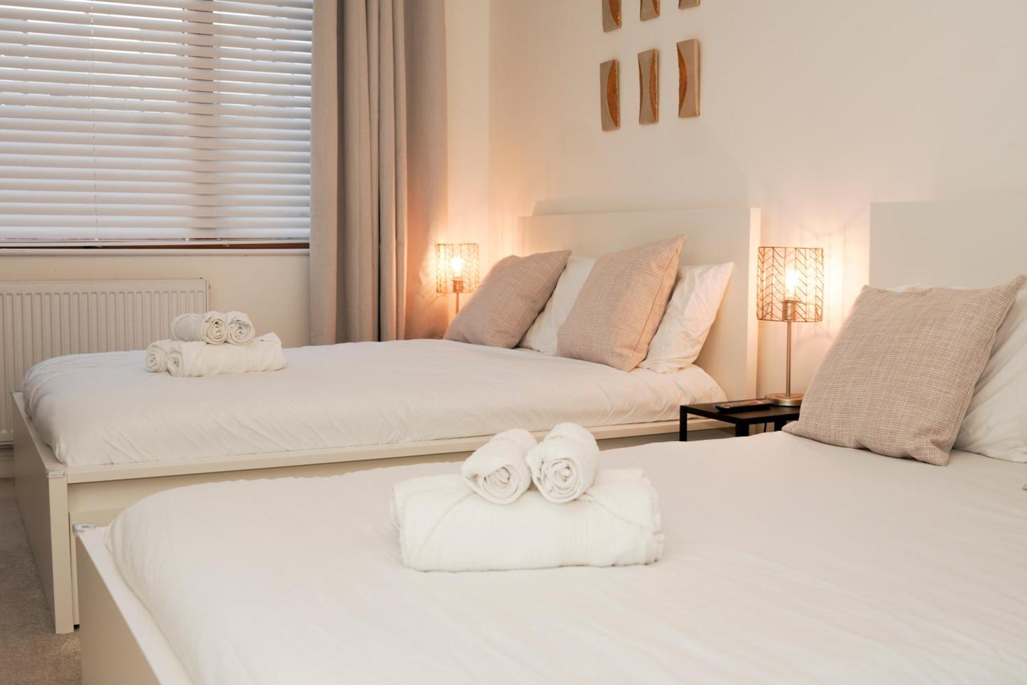Spacious 4Br 4Ba Gated Townhouse With Balconies, Central Jq Birmingham Luaran gambar
