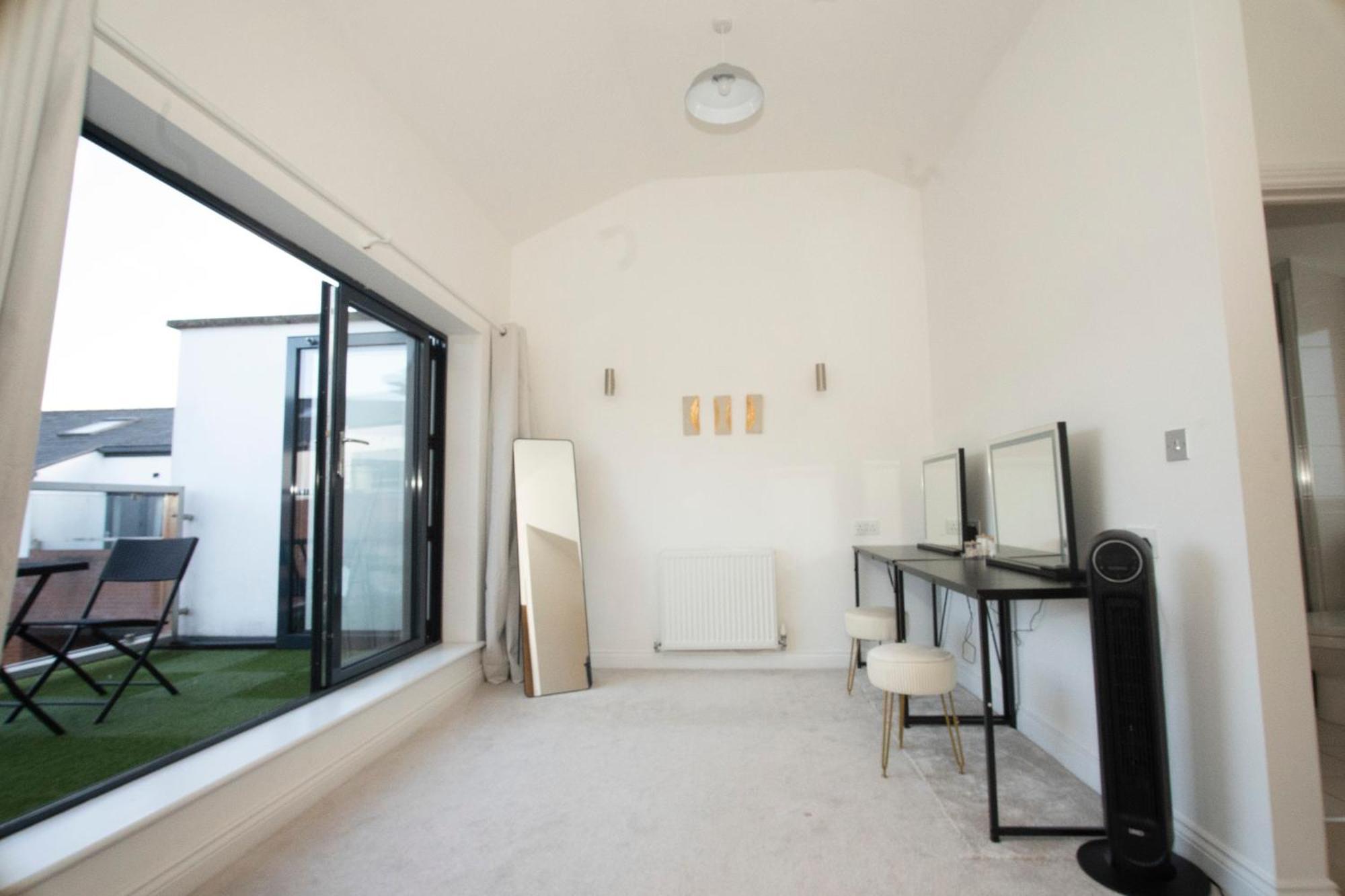 Spacious 4Br 4Ba Gated Townhouse With Balconies, Central Jq Birmingham Luaran gambar