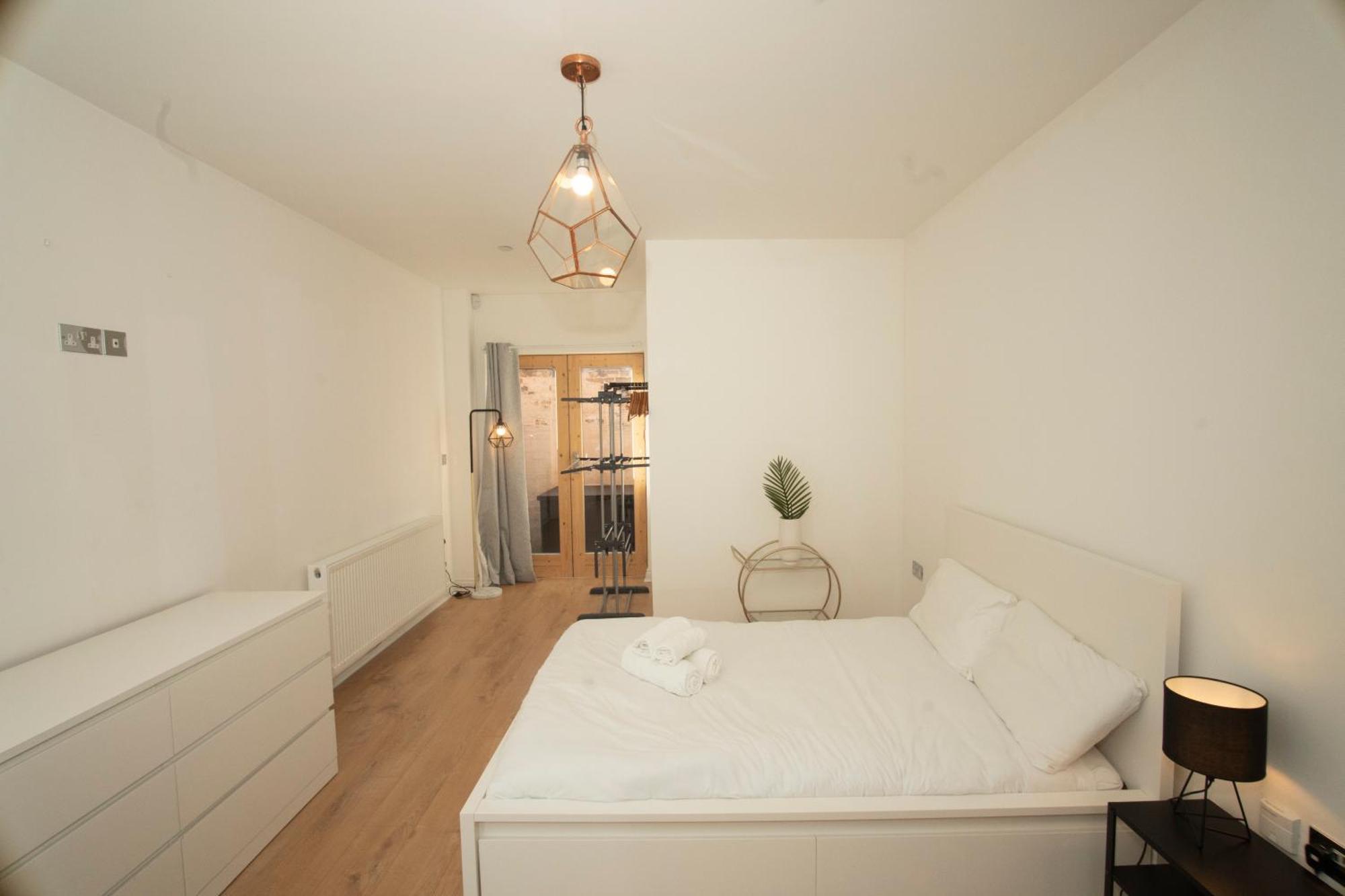 Spacious 4Br 4Ba Gated Townhouse With Balconies, Central Jq Birmingham Luaran gambar